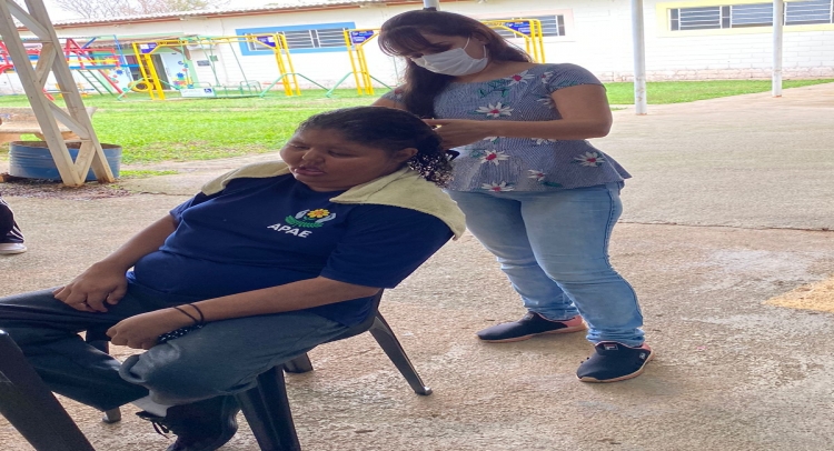 AÇÃO SOCIAL NA APAE DE TAPIRATIBA