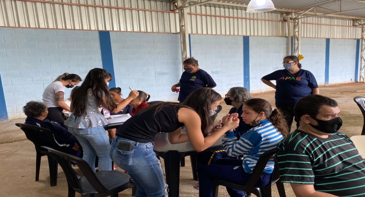 AÇÃO SOCIAL NA APAE DE TAPIRATIBA
