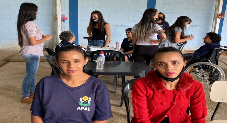 AÇÃO SOCIAL NA APAE DE TAPIRATIBA