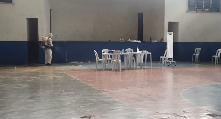 DESINFECÇÃO NO CENTRO DE TRIAGEM DA COVID-19 E CENTRO DE ACOLHIMENTO DA SÍNDROME GRIPAL.