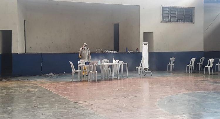 DESINFECÇÃO NO CENTRO DE TRIAGEM DA COVID-19 E CENTRO DE ACOLHIMENTO DA SÍNDROME GRIPAL.